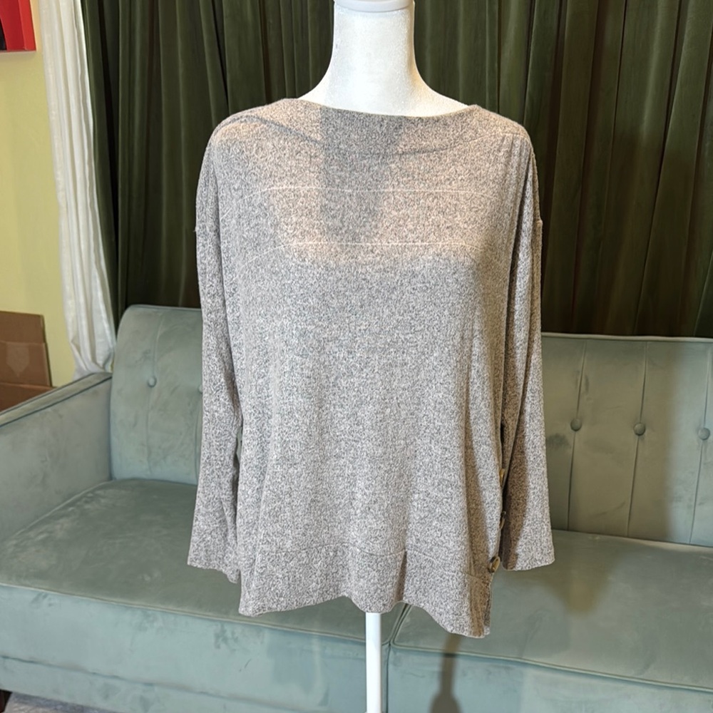 Kim & Cami Gray 3/4 Sleeve Boat Neck Knit Blouse Button Detail
